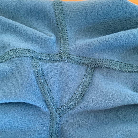 Beyond Yoga Cropped Leggings - Picture 5 of 6